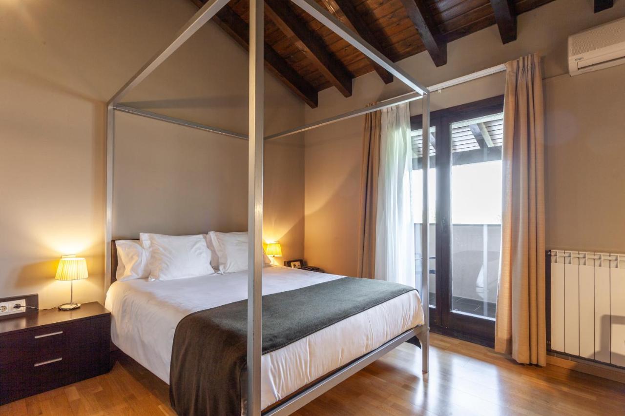 Hotel Bernat De So Llivia Exterior photo