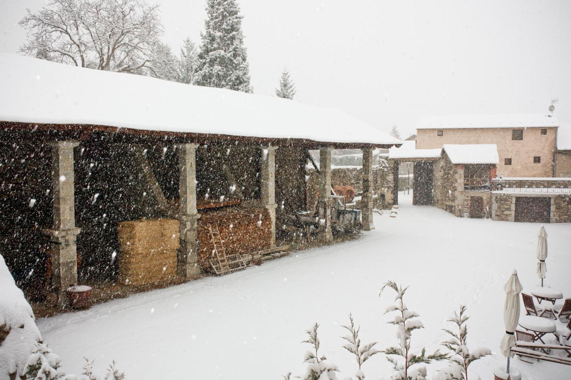 Hotel Bernat De So Llivia Exterior photo